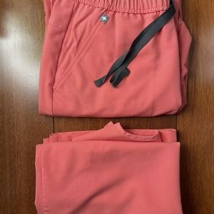 FIGS  coral Tansen/Leon